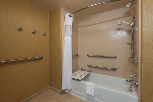 Hampton Inn & Suites Florence-North-I-95 - image 32
