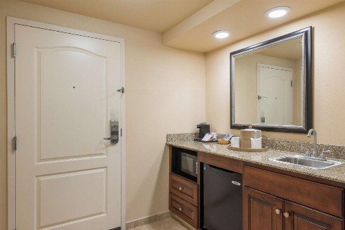 Hampton Inn & Suites Florence-North-I-95 - image 40