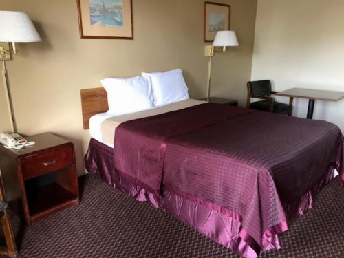 Treetop Inn - image 3