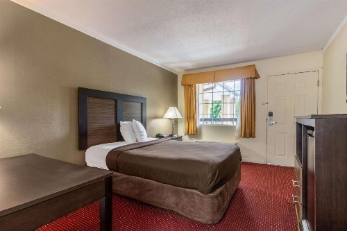 Suburban Extended Stay Hotel Florence - image 13