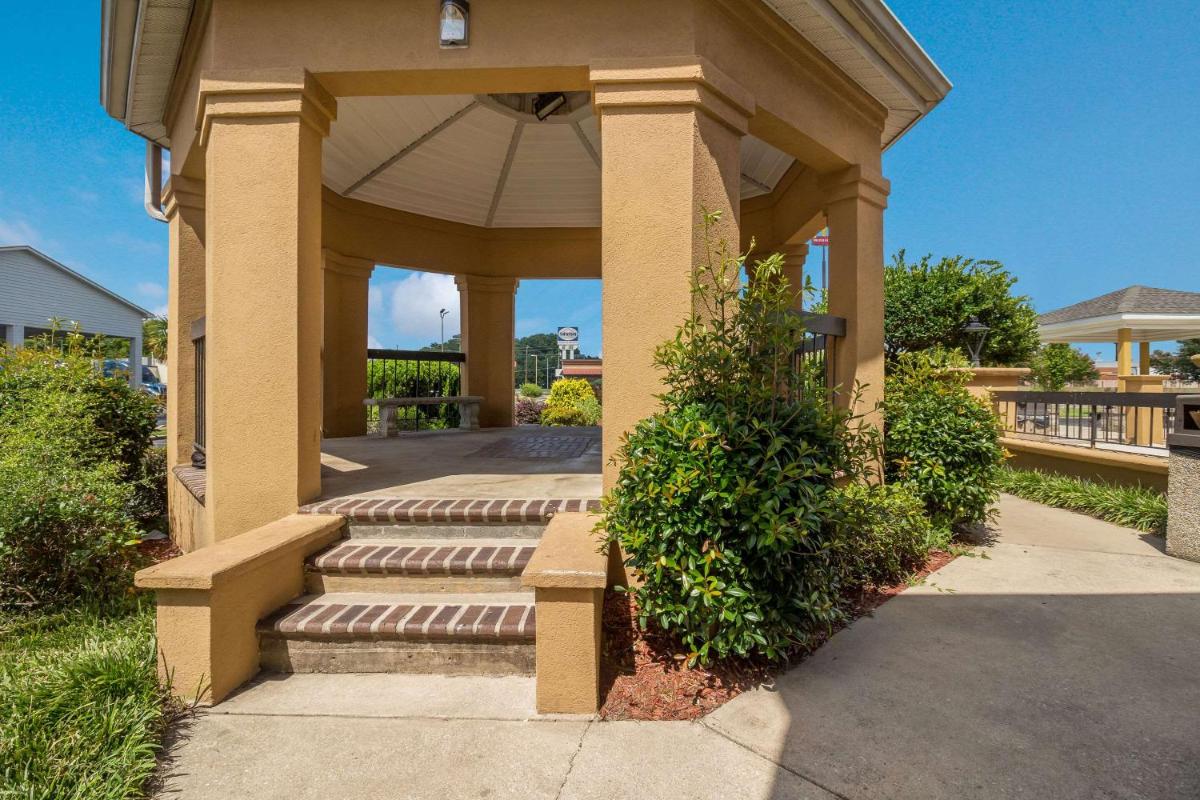 Suburban Extended Stay Hotel Florence - image 2