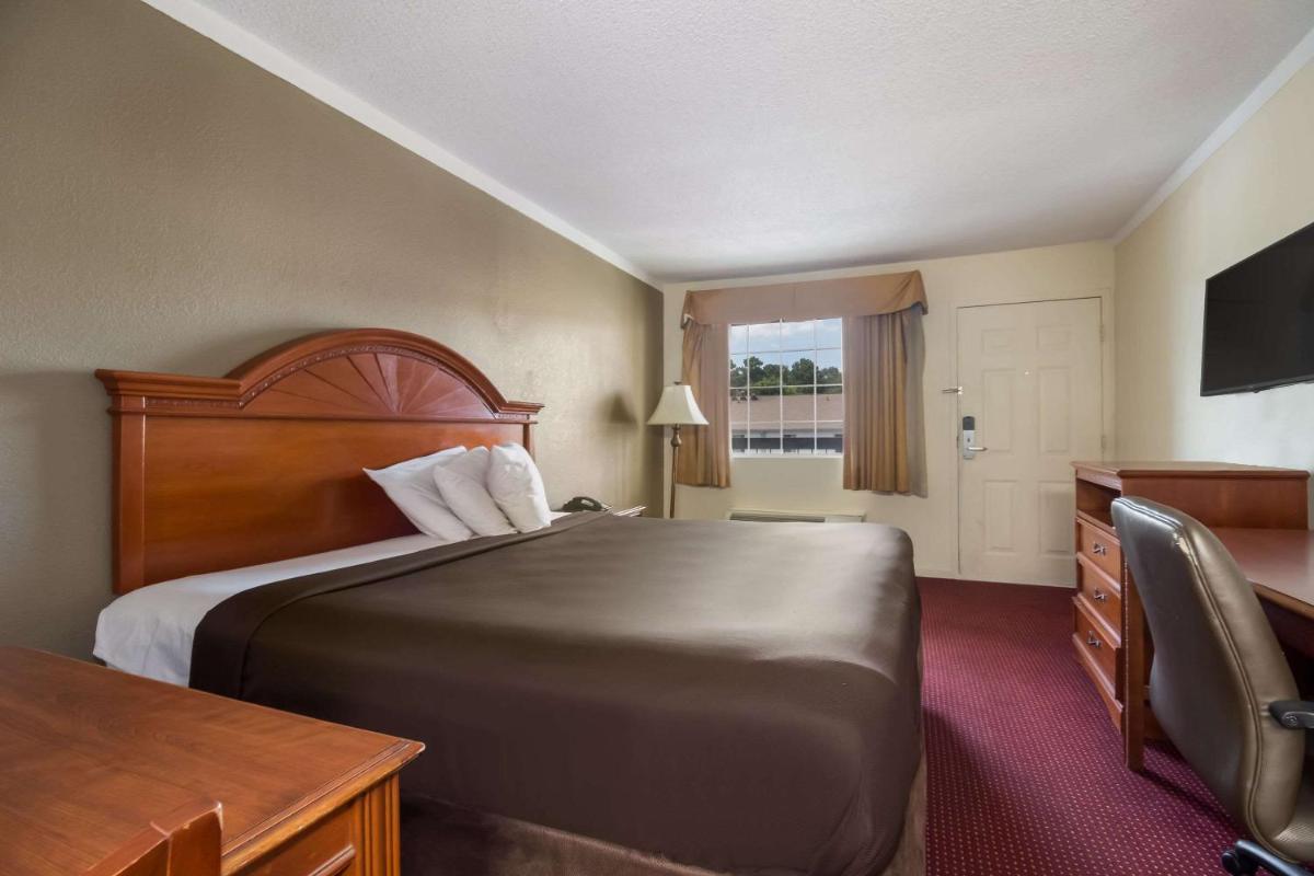 Suburban Extended Stay Hotel Florence - image 4