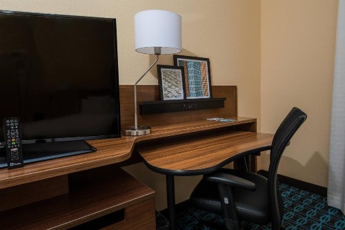 Fairfield Inn & Suites by Marriott Florence I-20 - image 3