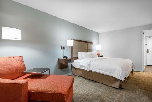 Hampton Inn & Suites Florence Center - image 11