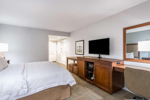 Hampton Inn & Suites Florence Center - image 16
