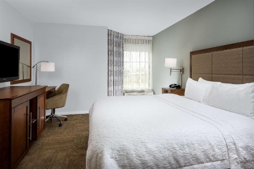 Hampton Inn & Suites Florence Center - image 26