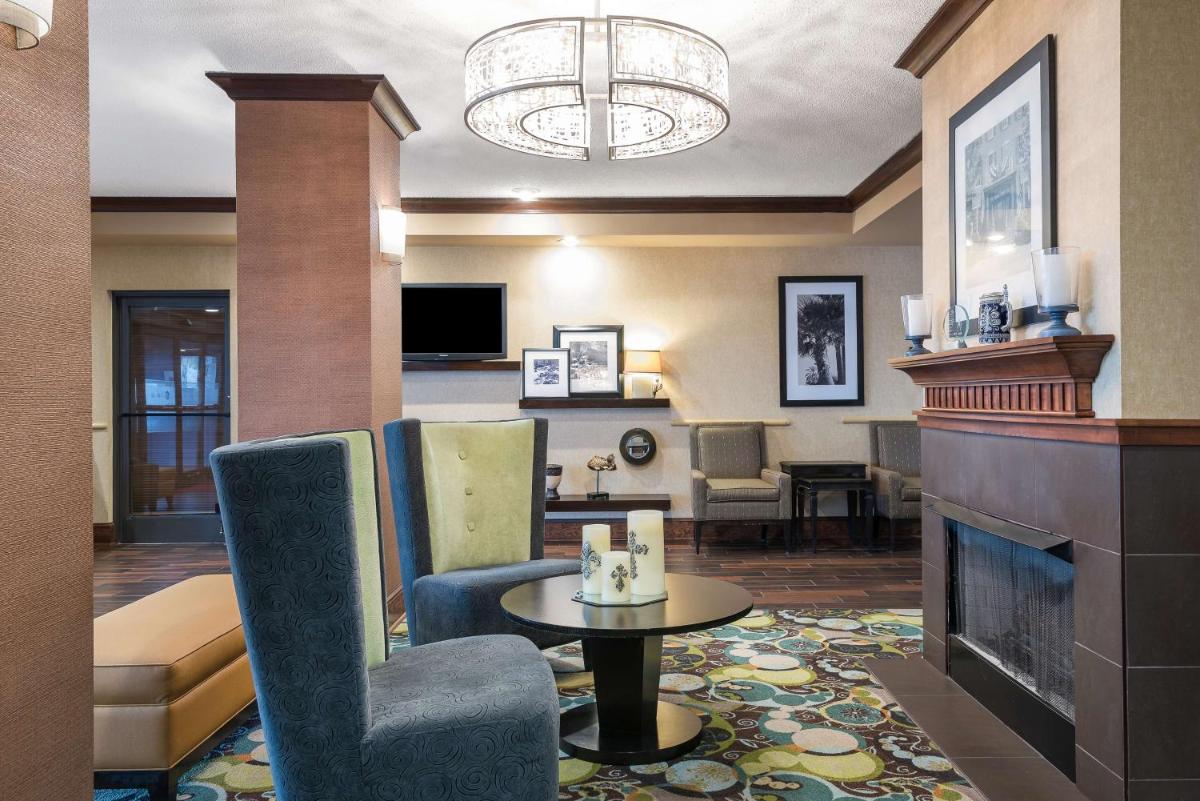Hampton Inn & Suites Florence Center - image 5
