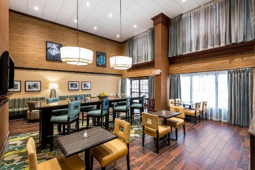 Hampton Inn & Suites Florence Center - image 6
