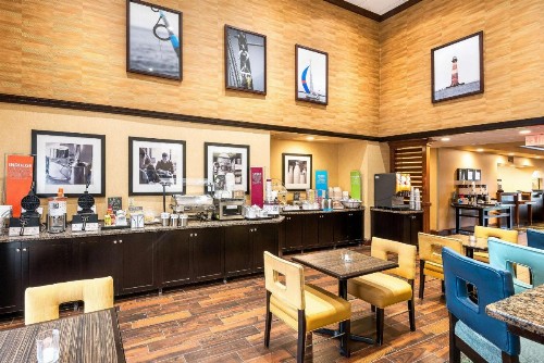 Hampton Inn & Suites Florence Center - image 8