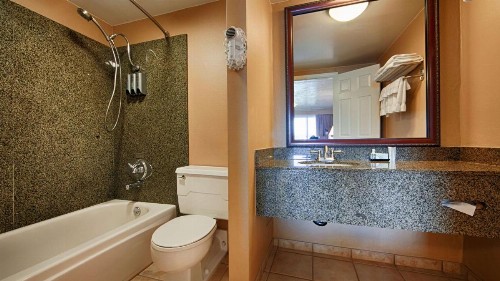 Best Western Pier Point Inn - image 9