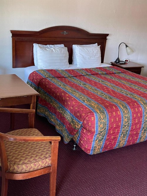 Villa West Motel - image 10