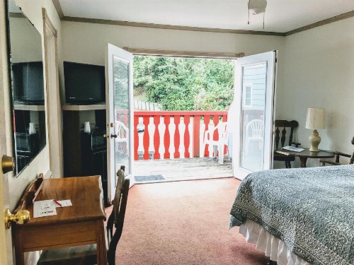 Lighthouse Inn - image 12