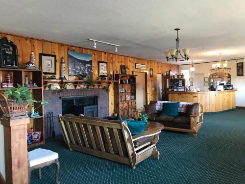 Lighthouse Inn - image 13
