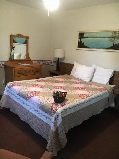 Lighthouse Inn - image 3