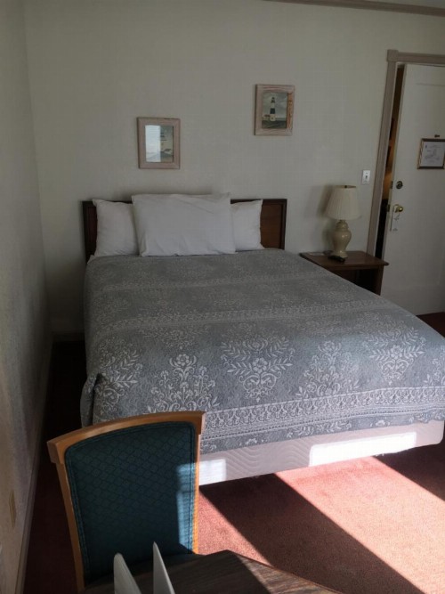 Lighthouse Inn - image 5