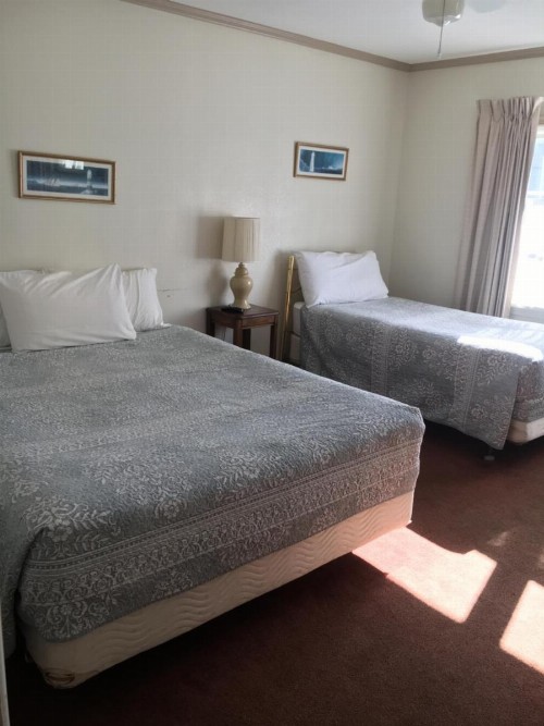 Lighthouse Inn - image 6