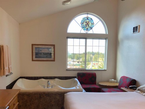 The Landmark Inn - image 11