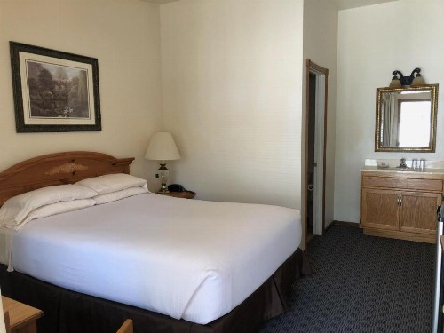 The Landmark Inn - image 18