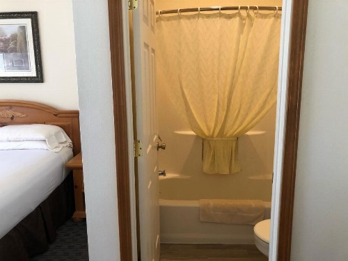 The Landmark Inn - image 3