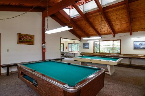 South Jetty Camping Resort Cabin 2 - image 11