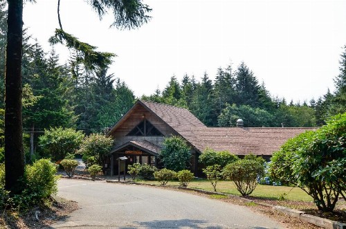 South Jetty Camping Resort Cabin 2 - image 9