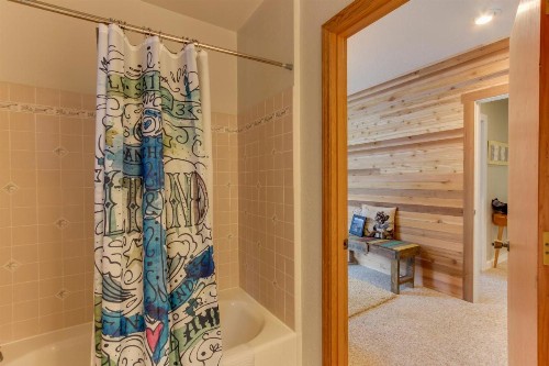 Salty Dog Lodge - image 12
