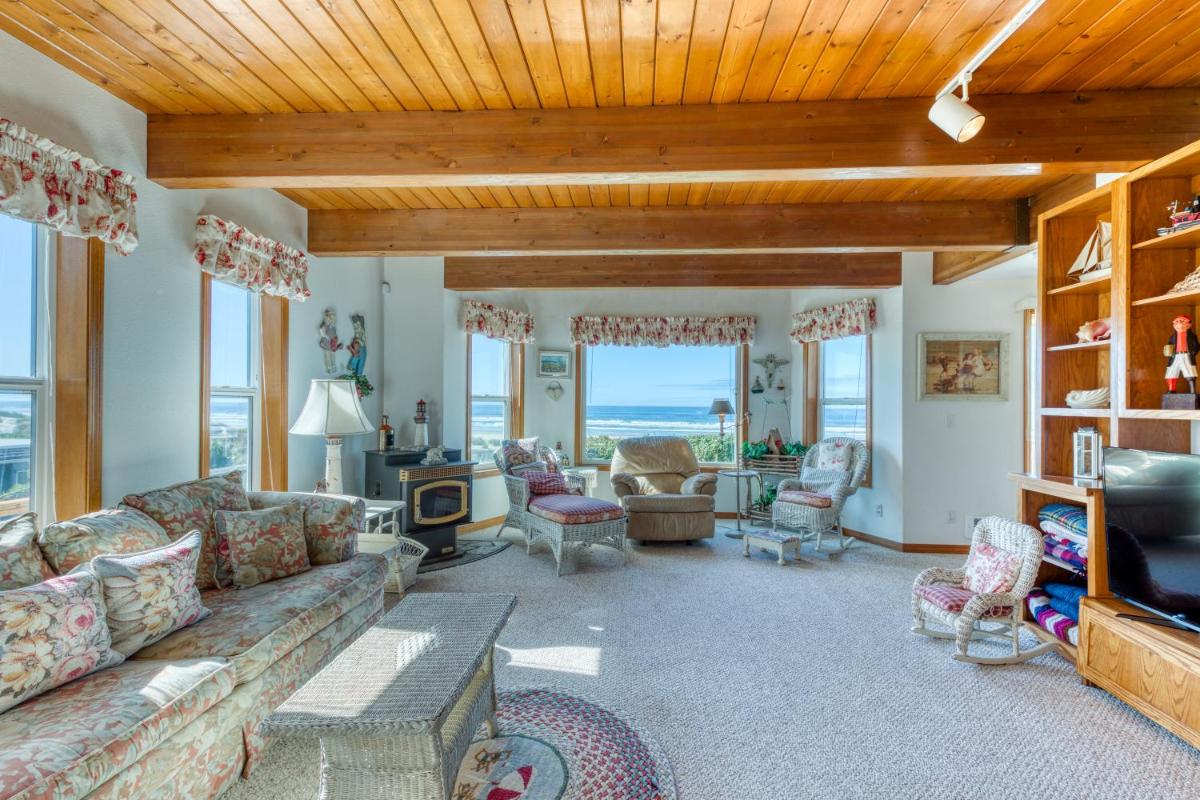 Rascals Oceanfront Retreat - image 7