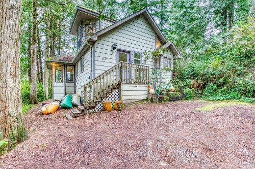 Marcia's Mercer Lake Chateau - image 2
