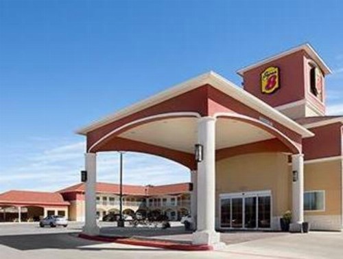 Executive Inn & Suites