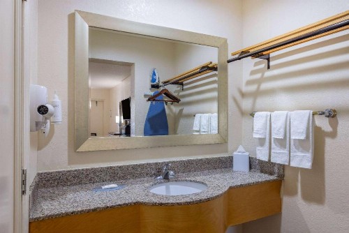 Travelodge by Wyndham Florida City/Homestead/Everglades - image 33