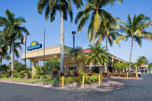 Days Inn by Wyndham Florida City - image 17