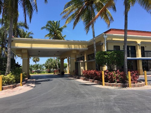 Days Inn by Wyndham Florida City - image 19