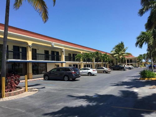 Days Inn by Wyndham Florida City - image 21