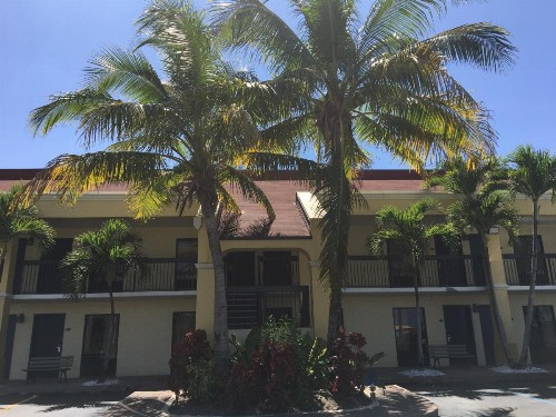 Days Inn by Wyndham Florida City - image 29