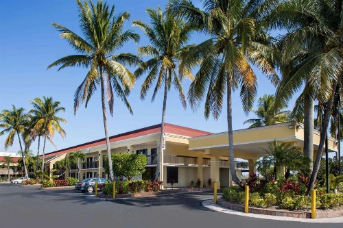 Days Inn by Wyndham Florida City - image 3