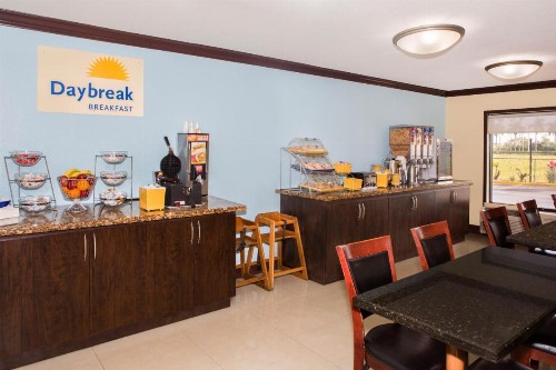 Days Inn by Wyndham Florida City - image 30