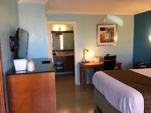 Days Inn by Wyndham Florida City - image 32