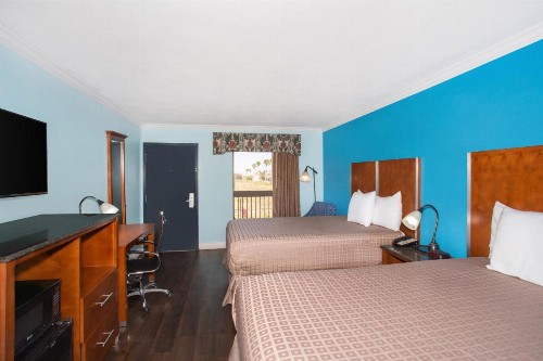 Days Inn by Wyndham Florida City - image 34