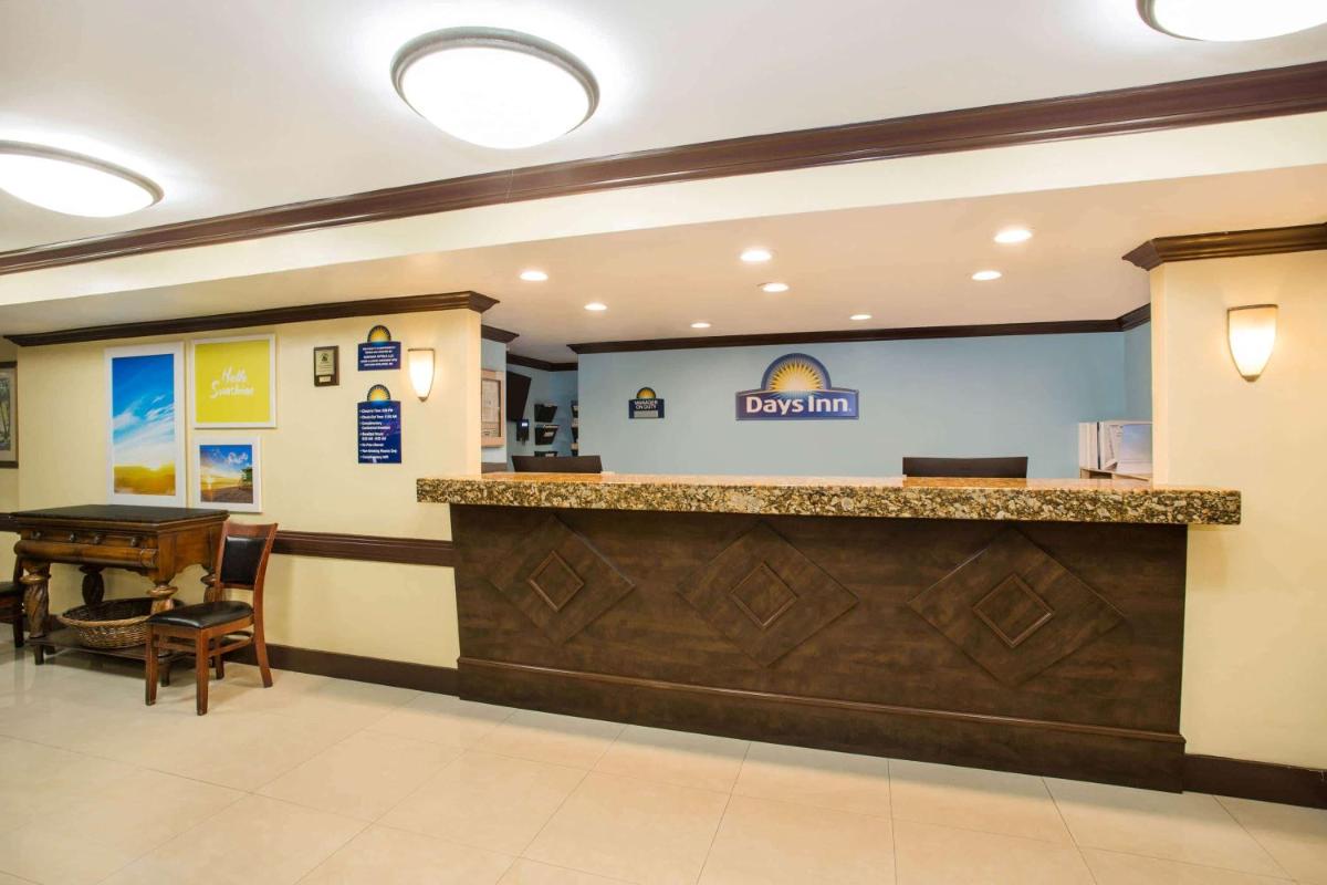 Days Inn by Wyndham Florida City - image 4