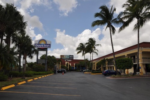 Days Inn by Wyndham Florida City - image 40