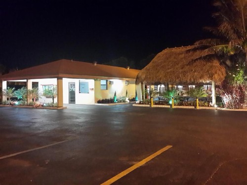Super 8 by Wyndham Florida City/Homestead/Everglades - image 10