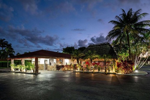 Super 8 by Wyndham Florida City/Homestead/Everglades - image 12