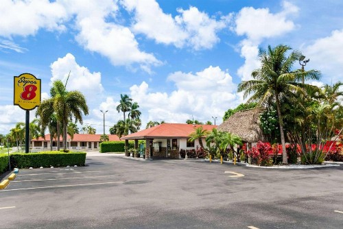 Super 8 by Wyndham Florida City/Homestead/Everglades - image 28