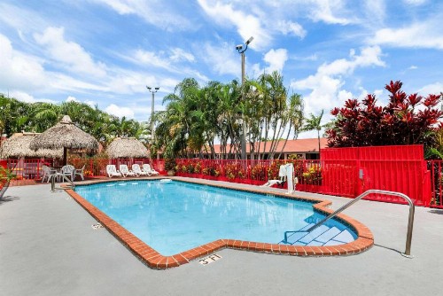 Super 8 by Wyndham Florida City/Homestead/Everglades - image 32