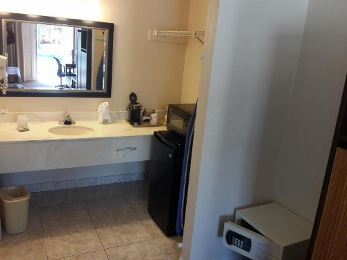 Super 8 by Wyndham Florida City/Homestead/Everglades - image 8