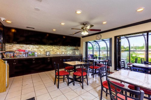 Budget Host Inn Florida City - image 8