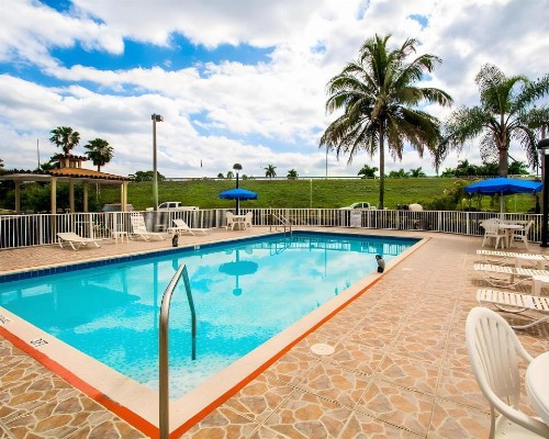 Baymont by Wyndham Florida City - image 10