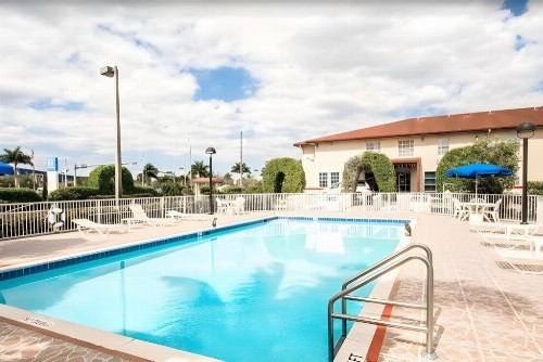 Baymont by Wyndham Florida City - image 13