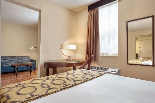 Baymont by Wyndham Florida City - image 23