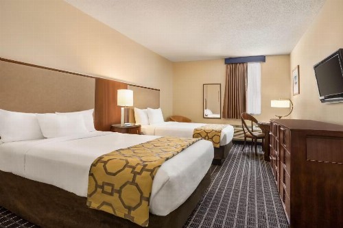 Baymont by Wyndham Florida City - image 26